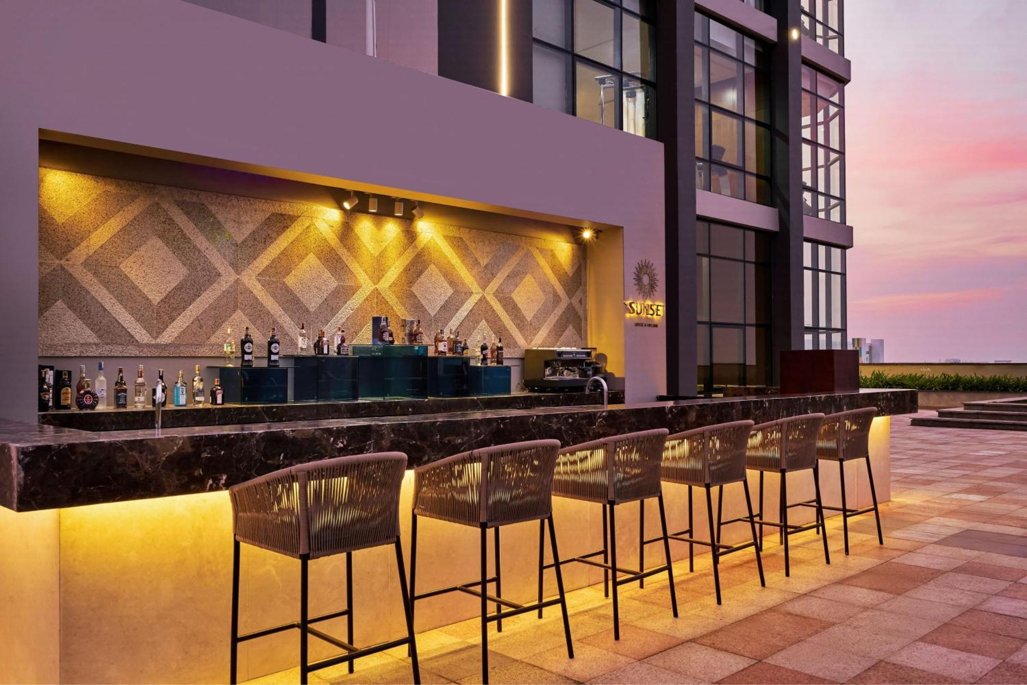 Sheraton Кантхо Екстер'єр фото The Bar