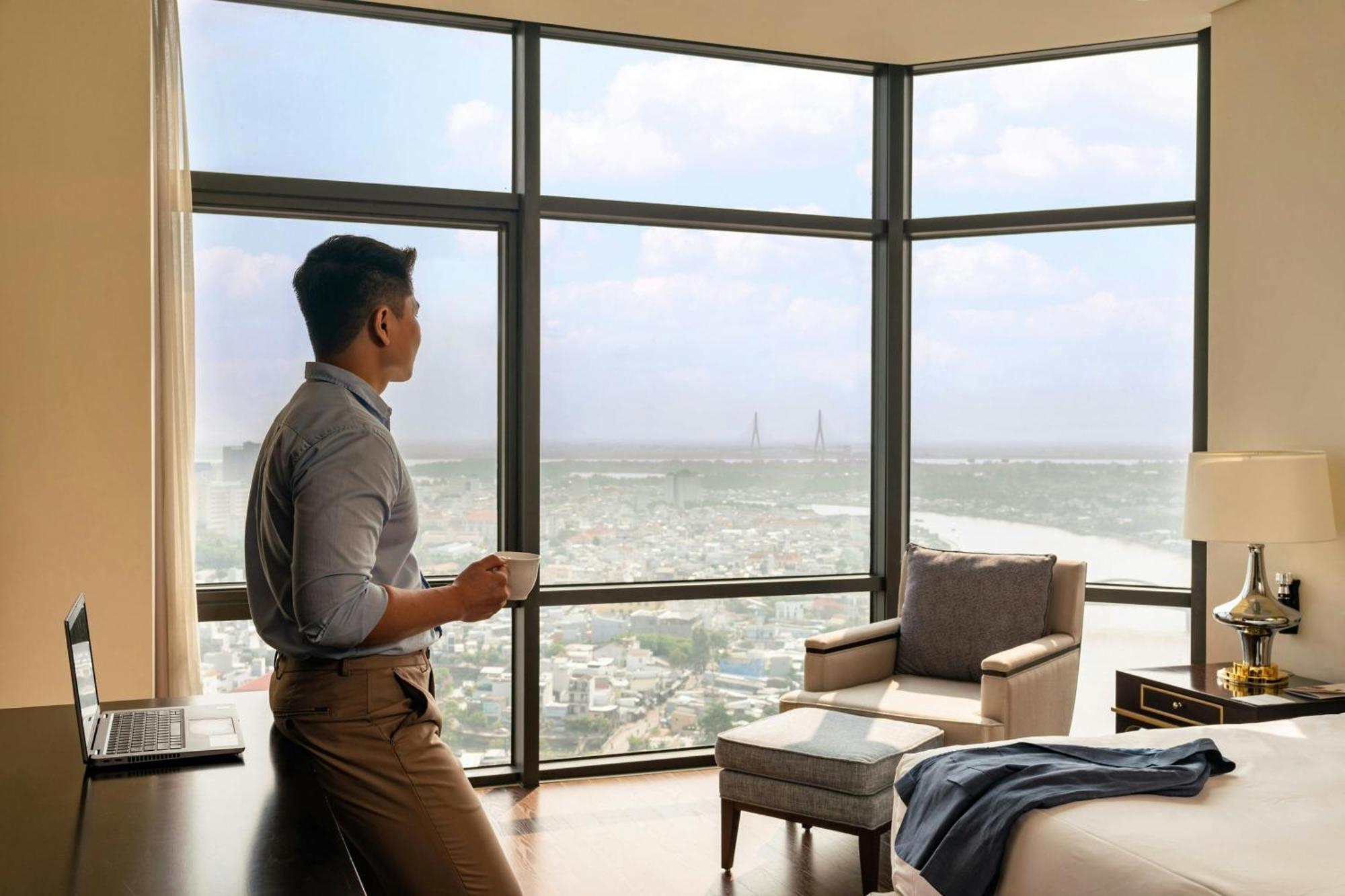 Sheraton Кантхо Екстер'єр фото A view from a suite at the Ritz-Carlton, Dubai